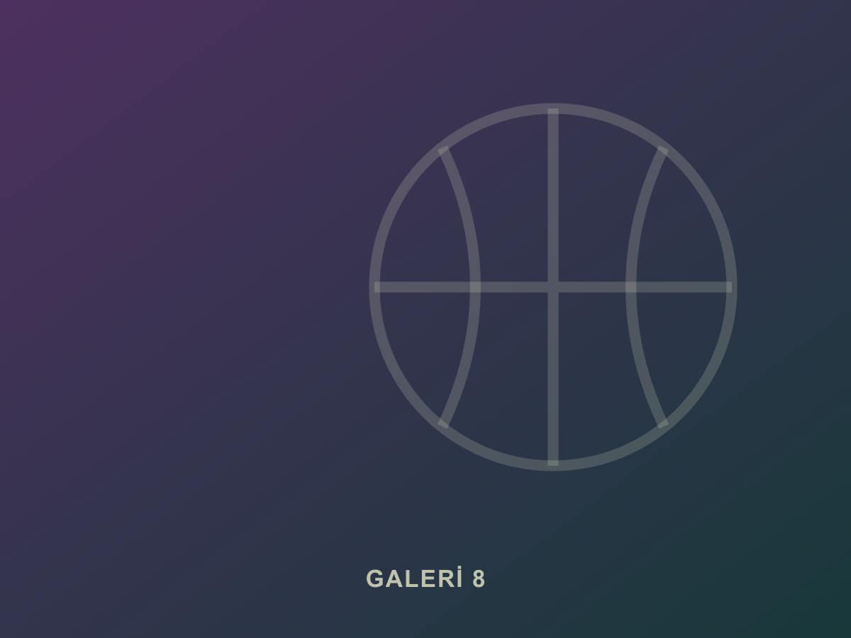 Sporcular maç sonrası tokalaşıyor